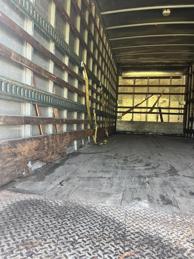 Used 2006 FREIGHTLINER M2 106