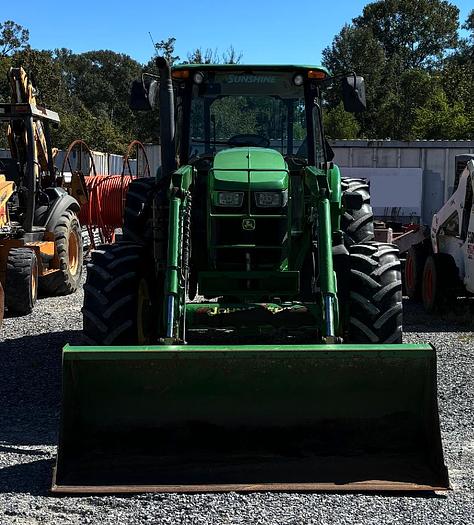 Used 2020 JOHN DEERE 6135E