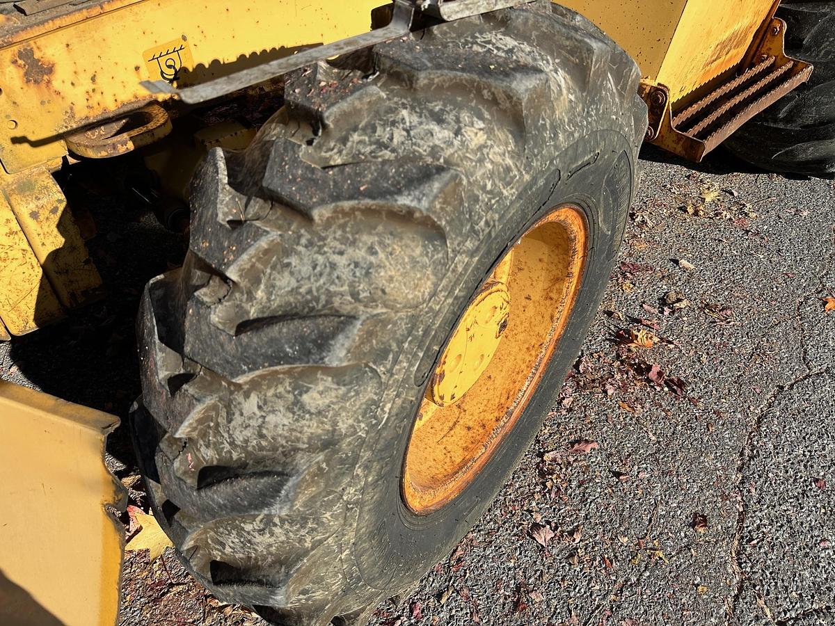 Used 2000 DEERE 410E