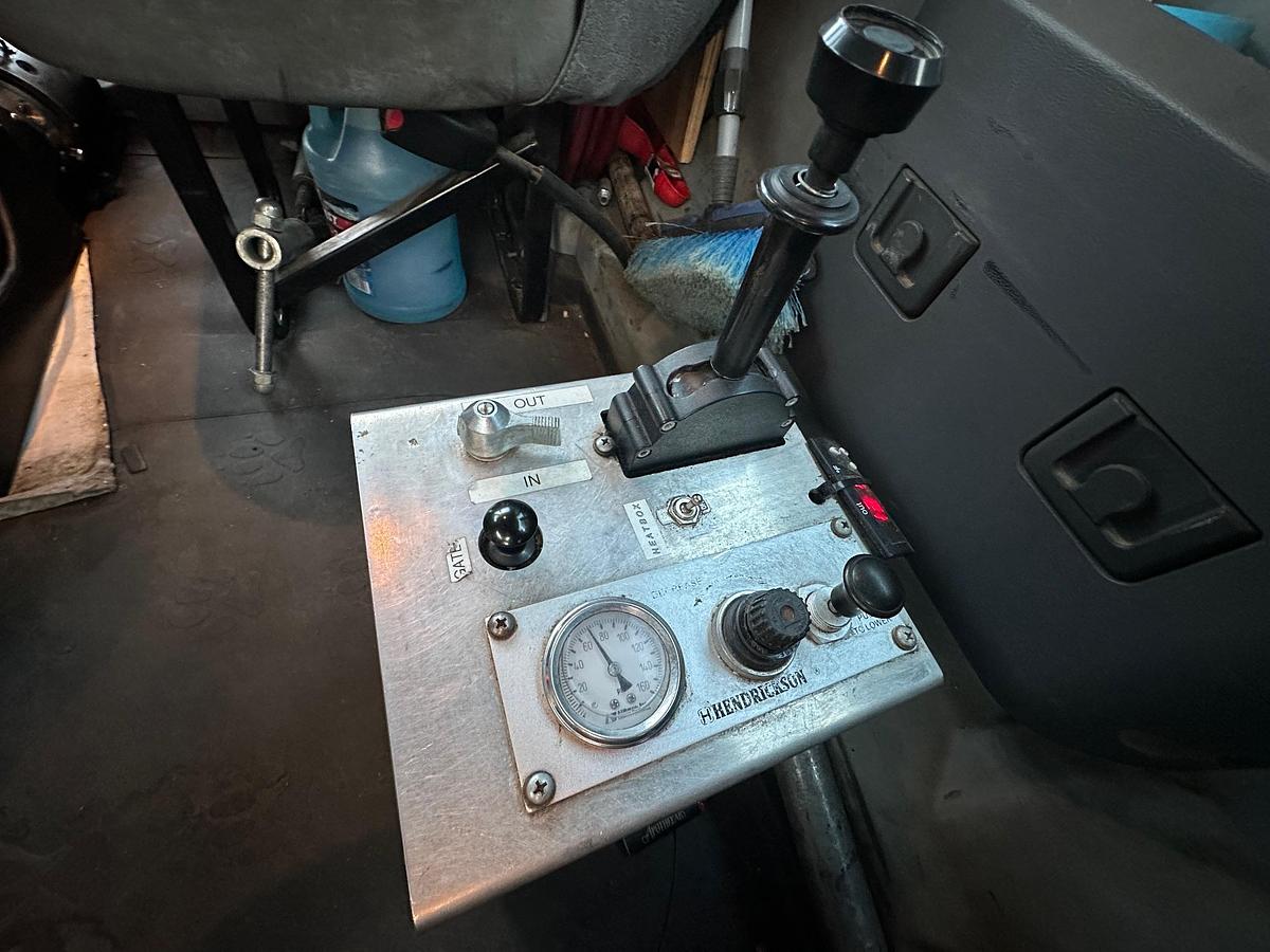 Used 2017 MACK Granite GU713