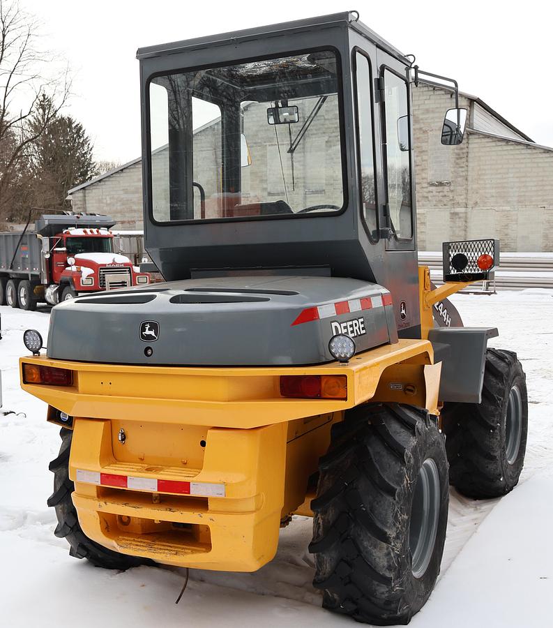 Used 2000 DEERE 244H