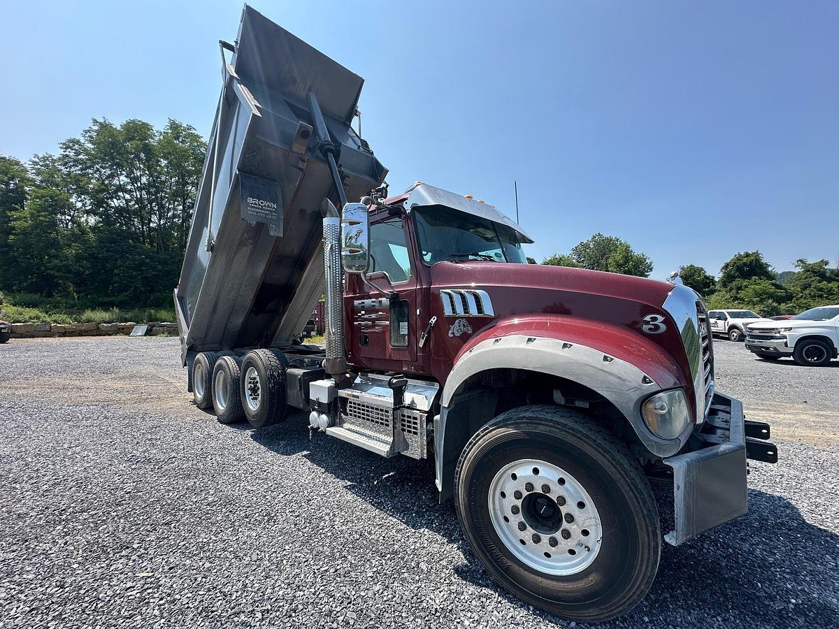 Used 2020 MACK Granite GR64F