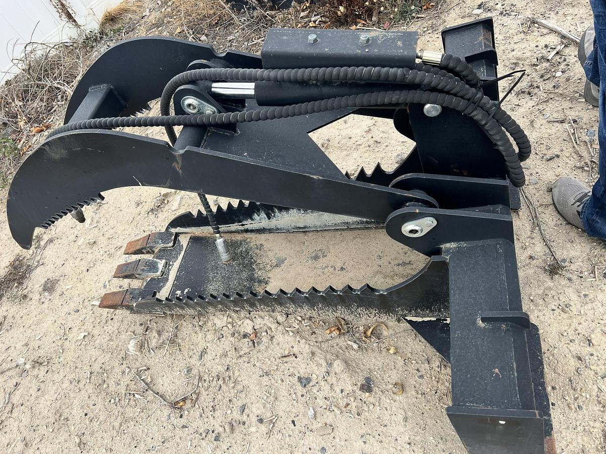 Used 2022 DEERE 317G