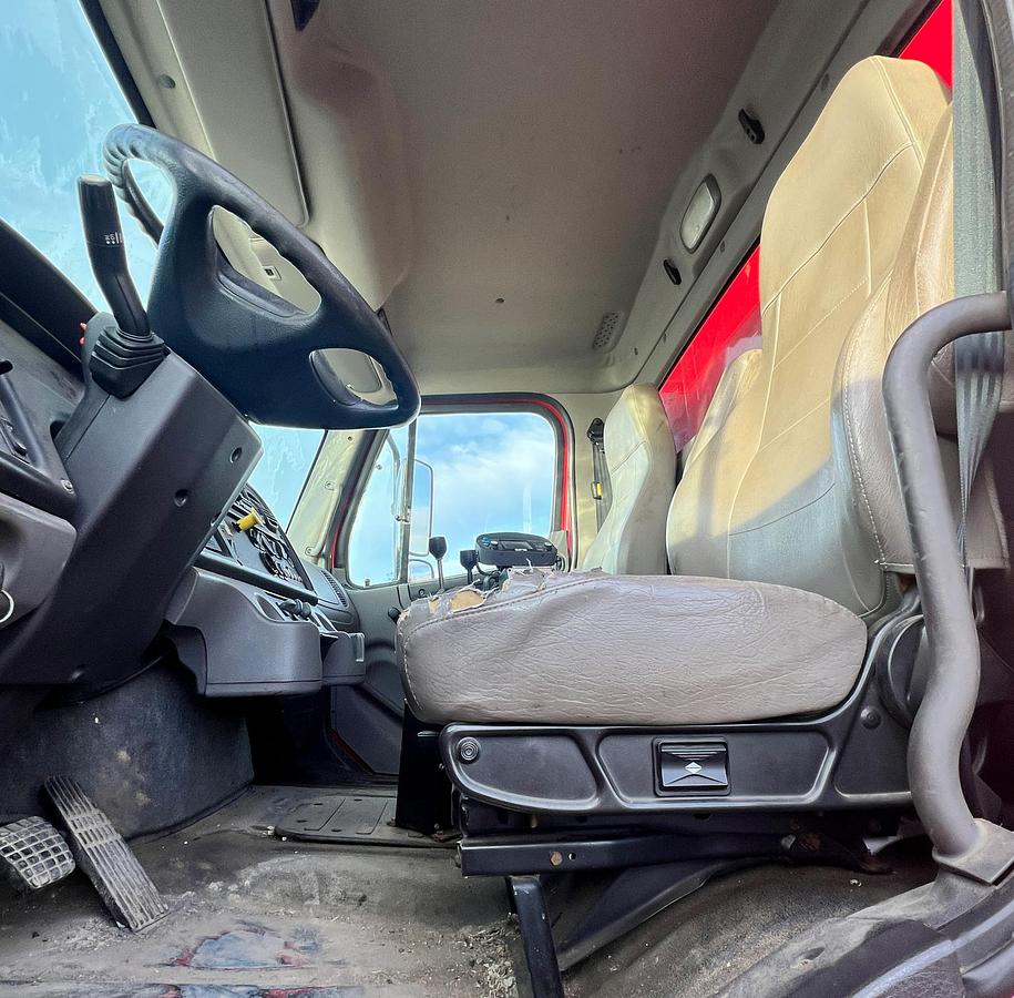 Used 2013 FREIGHTLINER 108SD Dump Truck