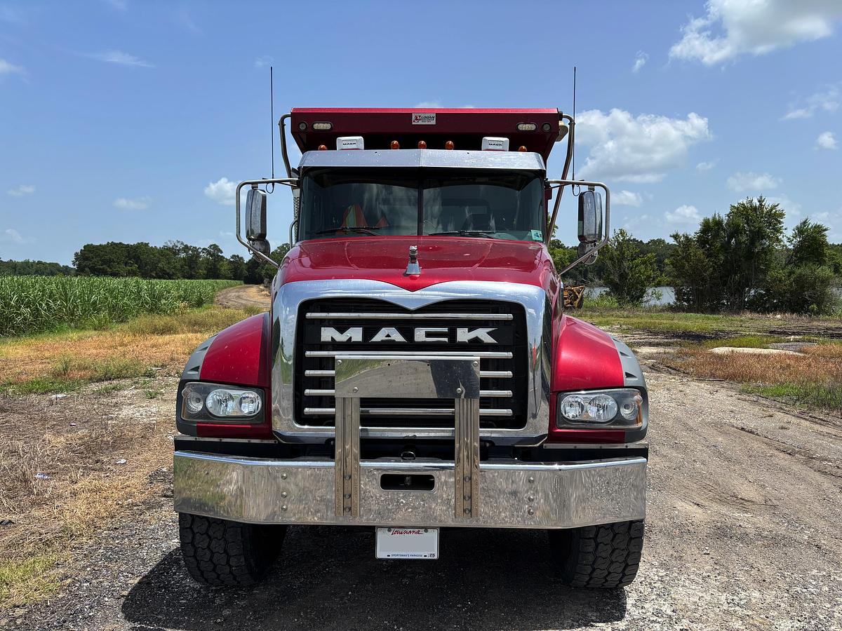 Used 2021 MACK Granite 64FR