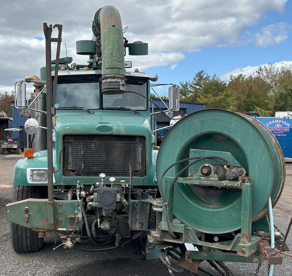 Used 2004 PETERBILT 330