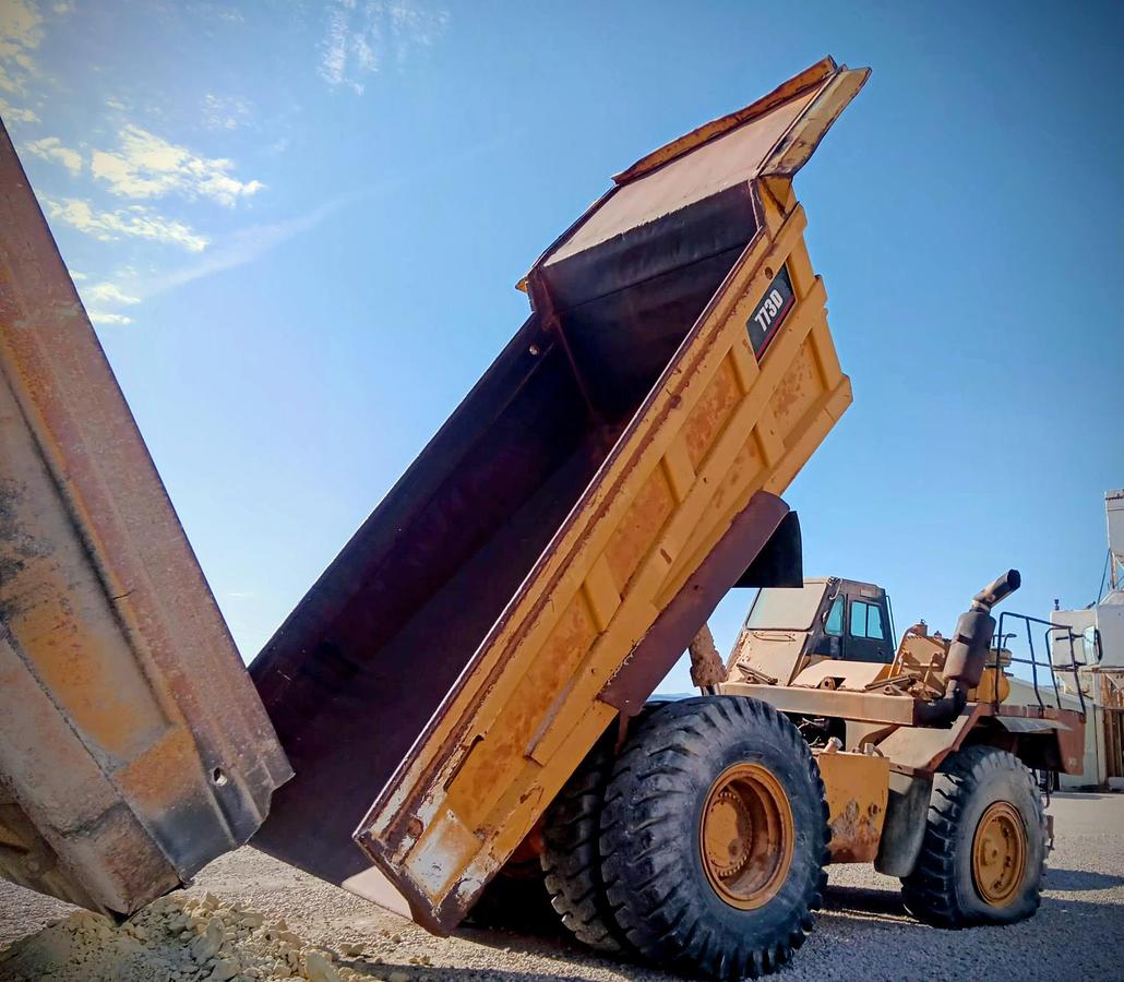 Used 1998 CATERPILLAR 773D