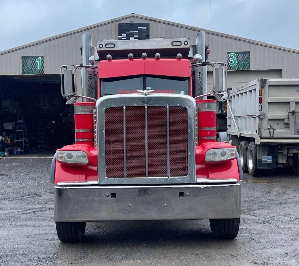 Used 2014 PETERBILT 389 L