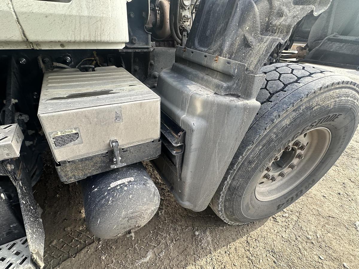 Used 2013 MACK Granite CU713