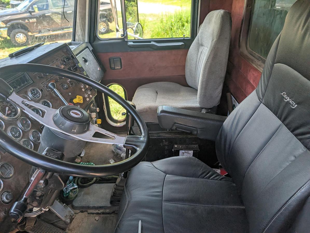 Used 1995 PETERBILT 330