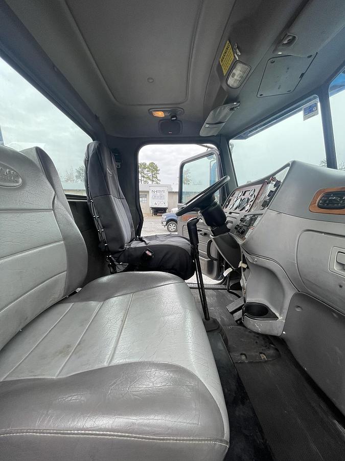 Used 2008 PETERBILT 365 Crane