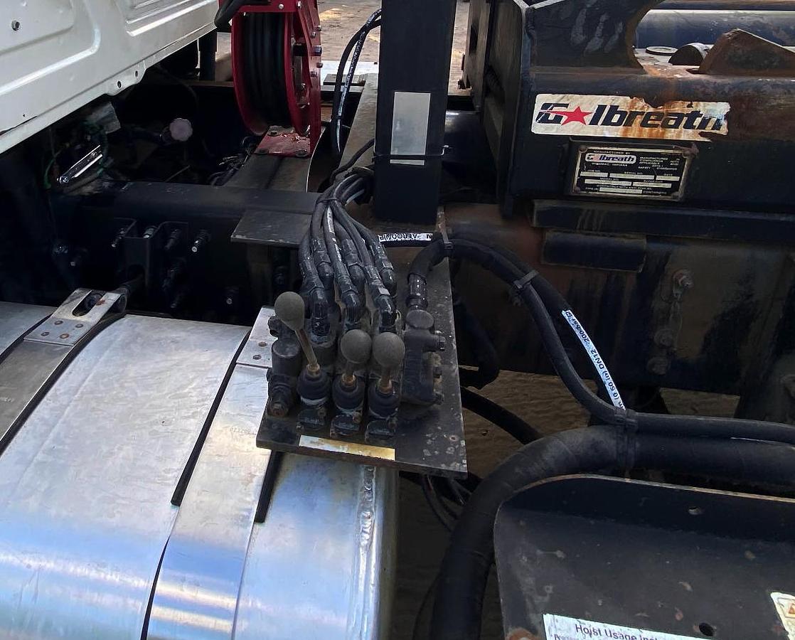 Used 2016 MACK GU713 Granite