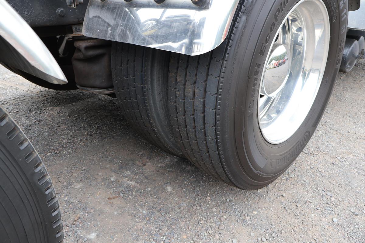 Used 2001 PETERBILT 379