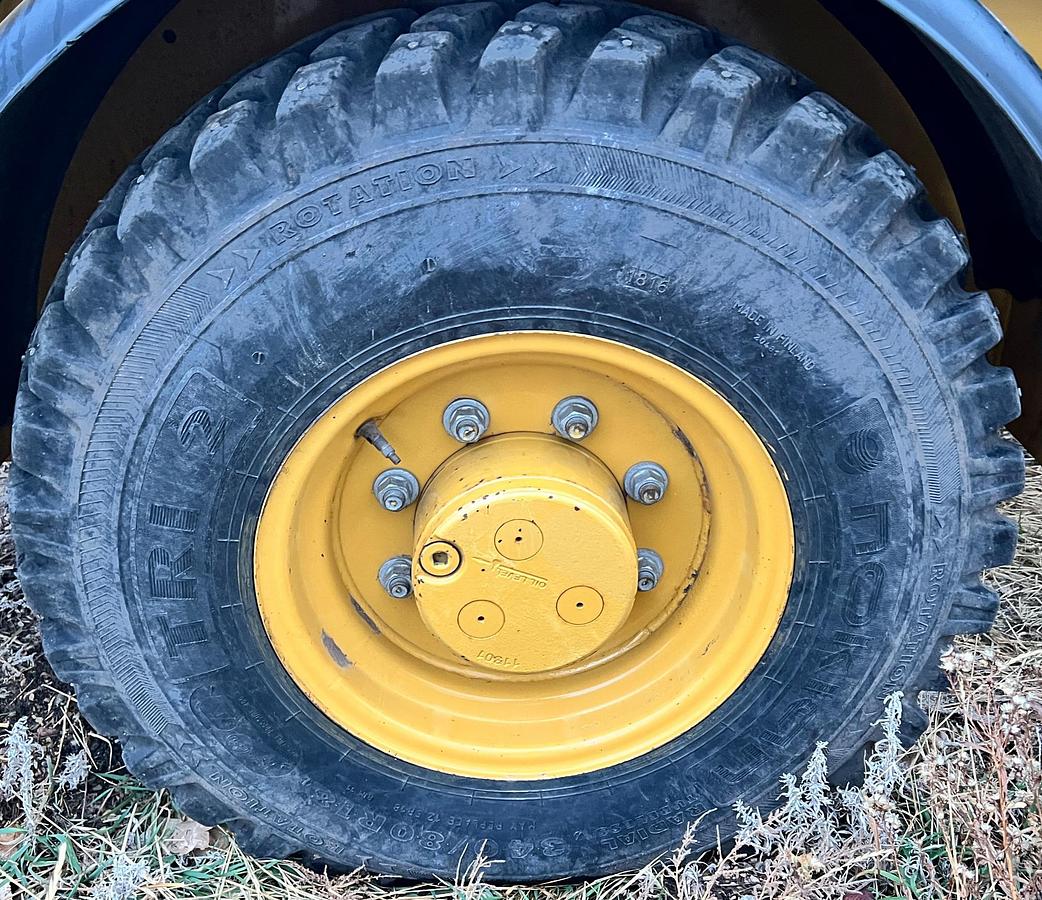 Used 2016 CATERPILLAR 907M