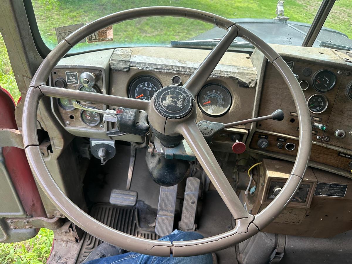 Used 1977 MACK DM685