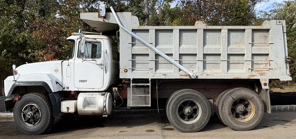 Used 1999 MACK RD688SX