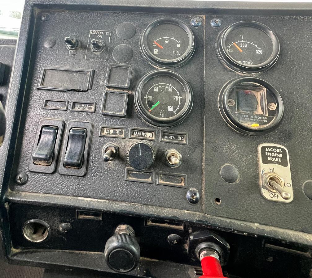 Used 2000 MACK RD688s