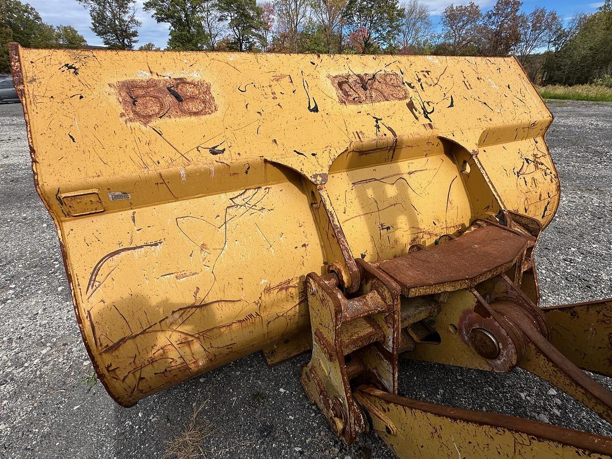 Used 2013 CATERPILLAR 962K