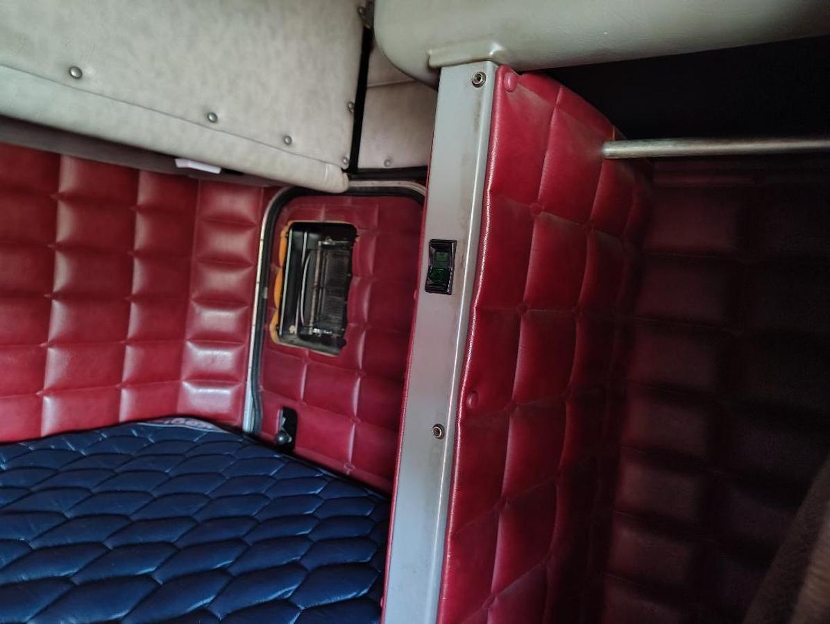 Used 2000 PETERBILT 379