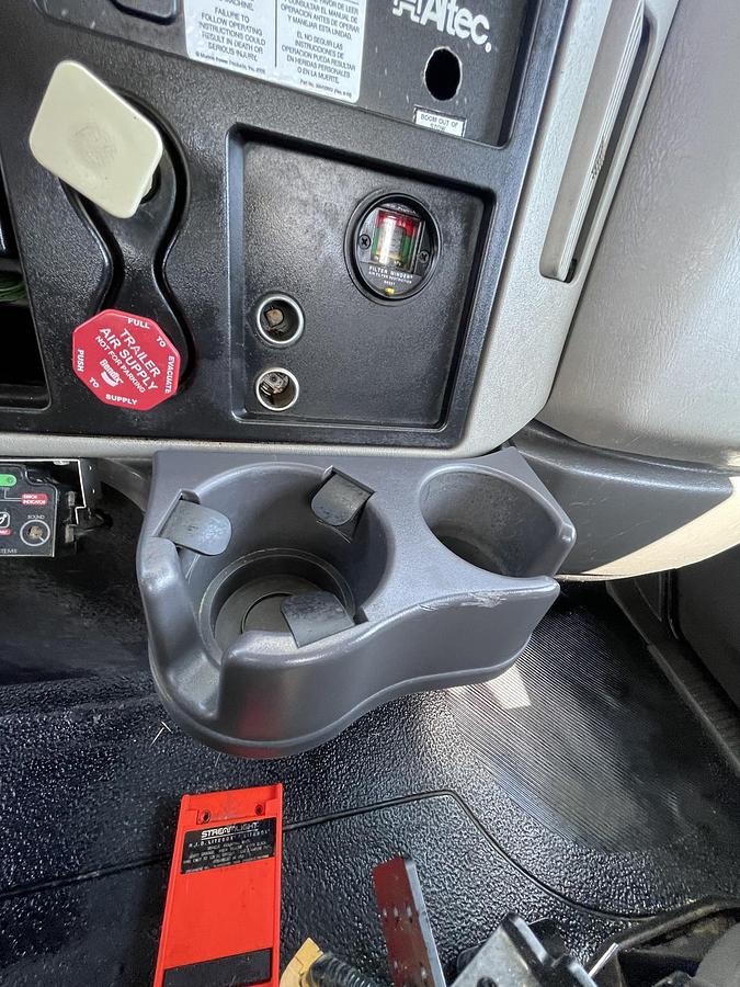 Used 2013 INTERNATIONAL 4300 Utility Bucket