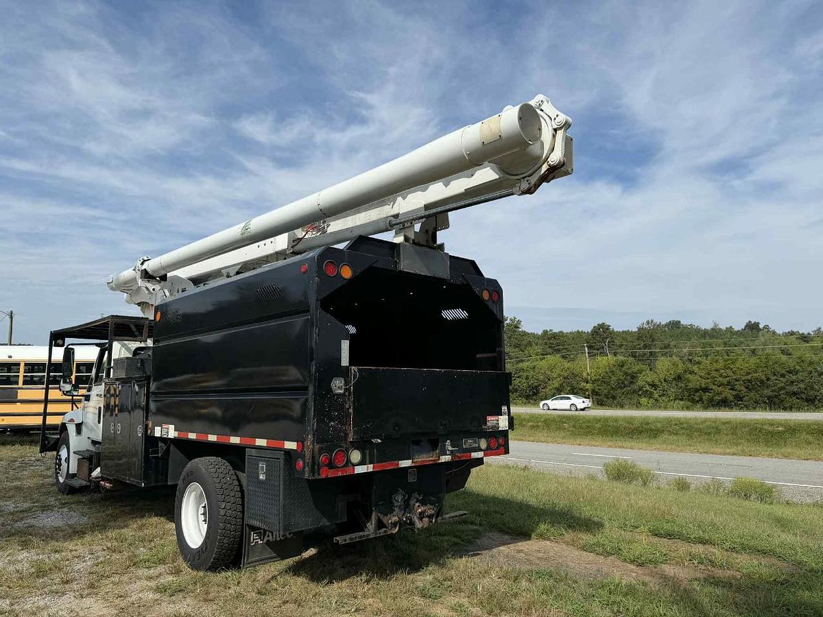Used 2011 INTERNATIONAL 4300 Chipper Dump