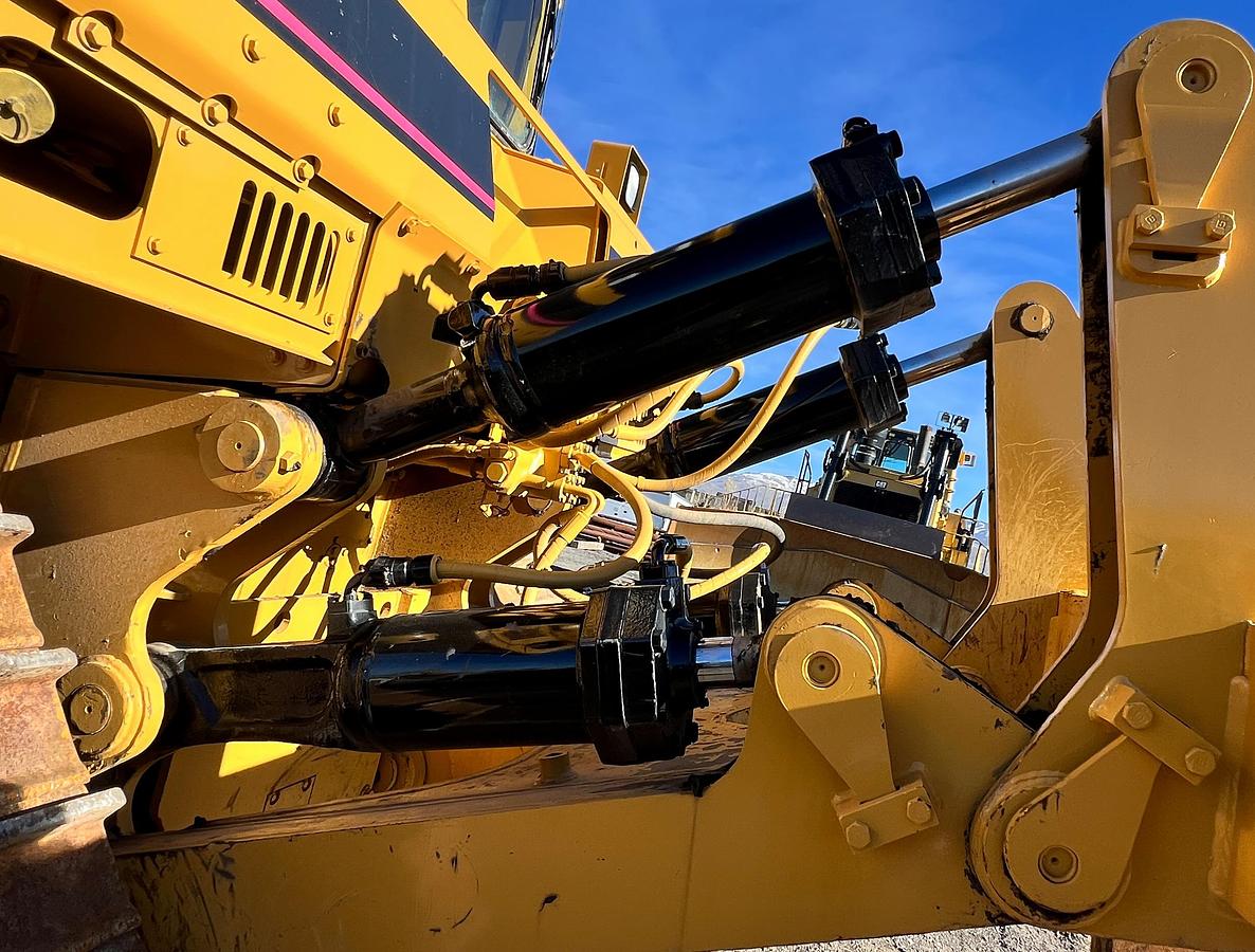 Used 1997 CATERPILLAR D8R