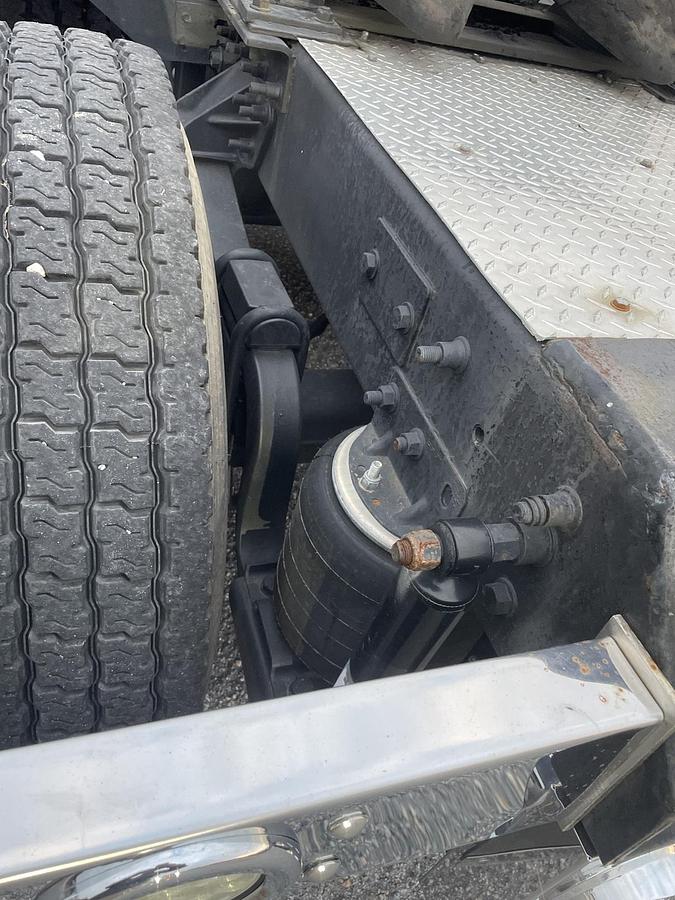 Used 2001 MACK CHU613