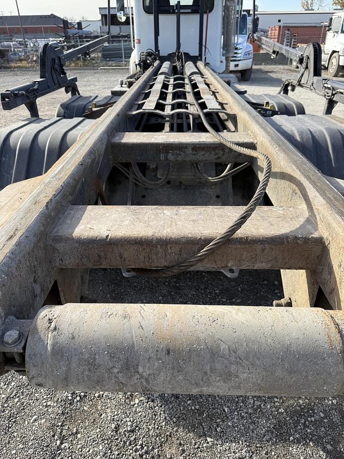 Used 2016 PETERBILT 348