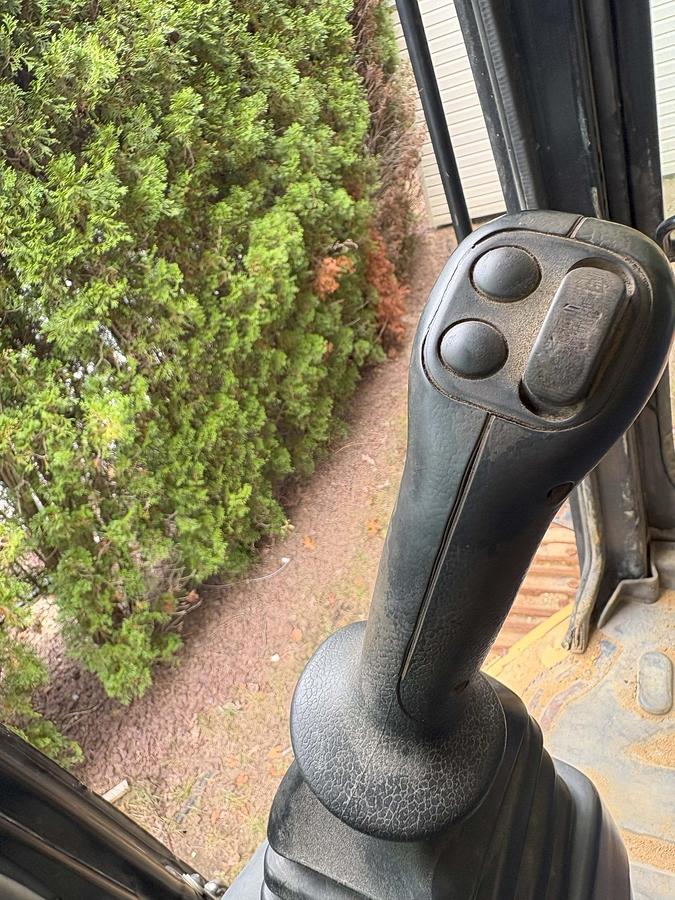 Used 2013 CATERPILLAR 321D LCR