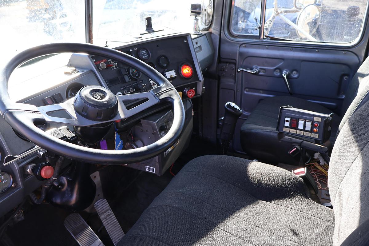 Used 1996 MACK RD690S