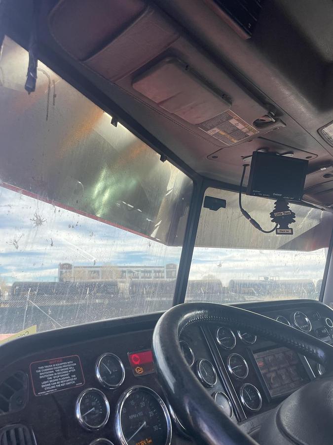 Used 2012 PETERBILT 389