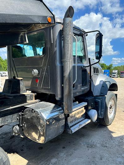 Used 2015 MACK GU713