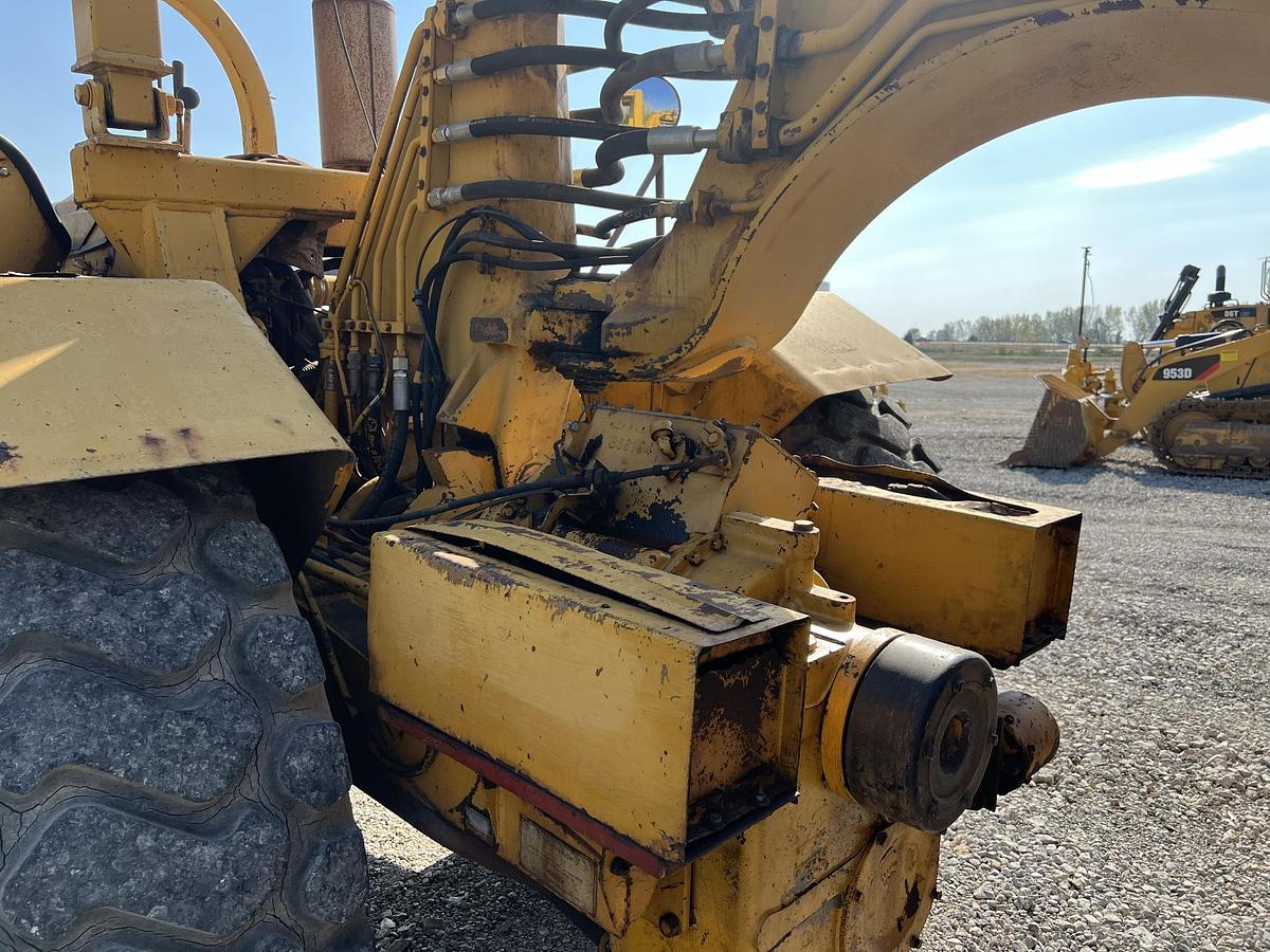Used 1977 CATERPILLAR 613