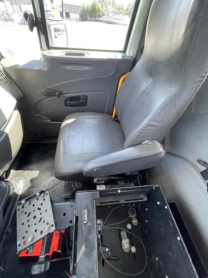 Used 2013 INTERNATIONAL 4300 Utility Bucket