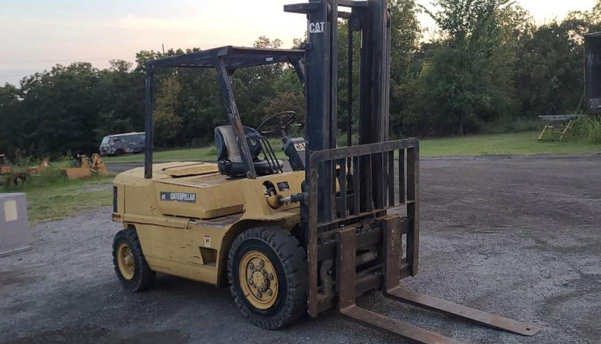 Used 0 CATERPILLAR GP40