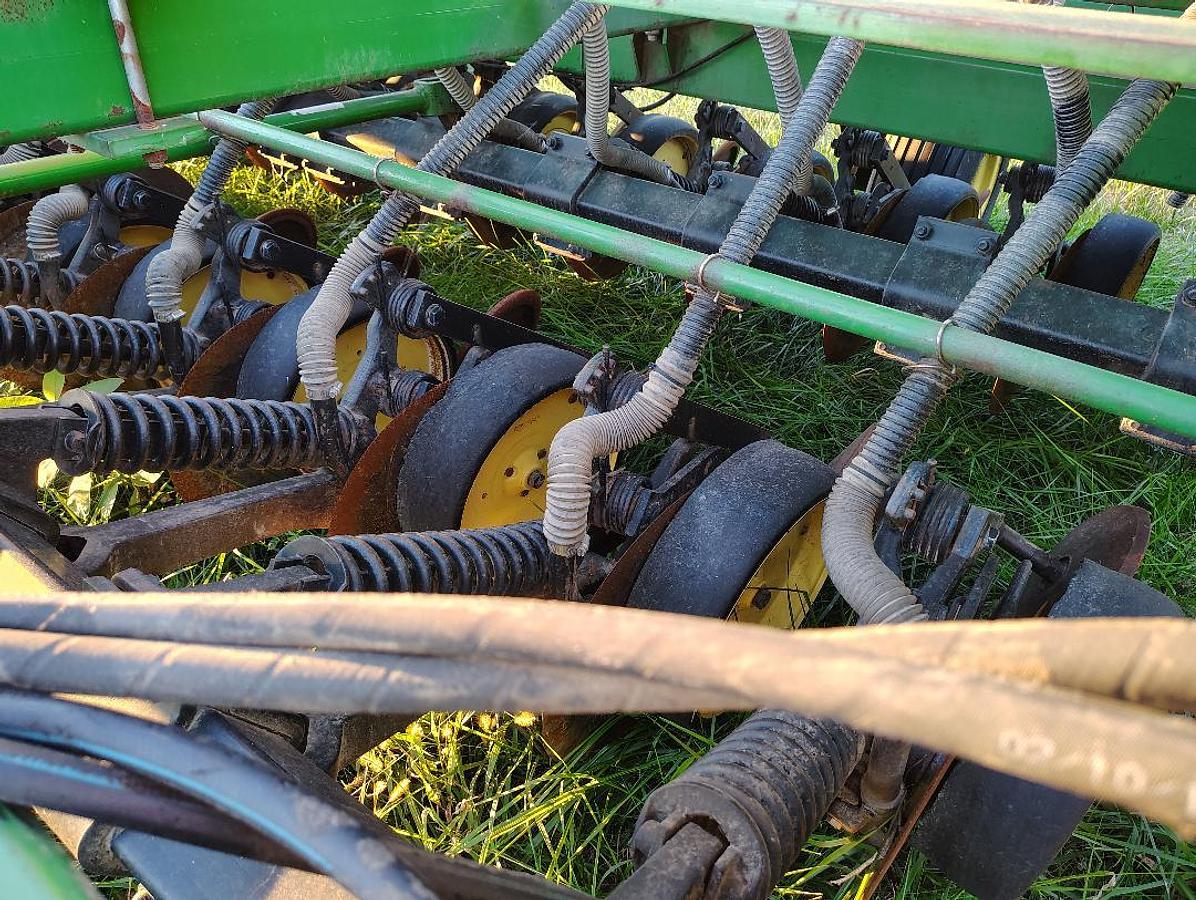Used 1992 JOHN DEERE 750 Grain Drills
