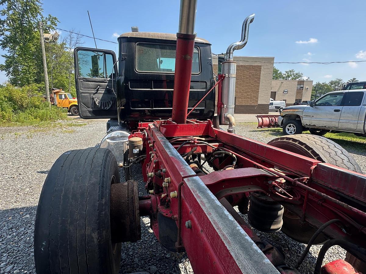 Used 1997 MACK RD688S