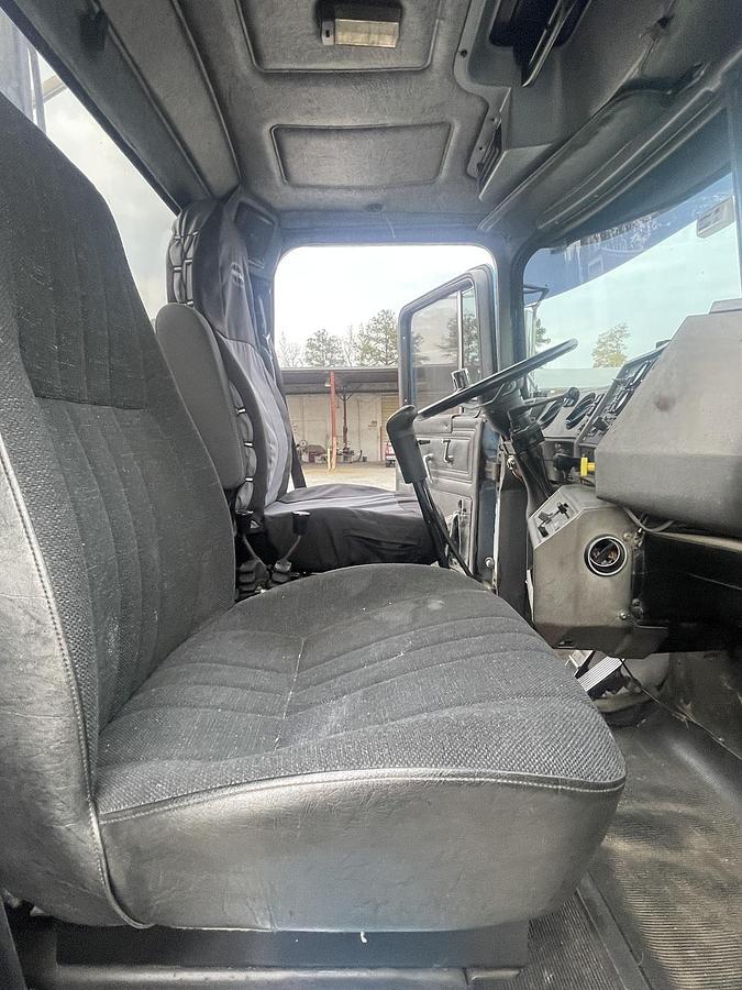 Used 2001 MACK RD688s Roll Off