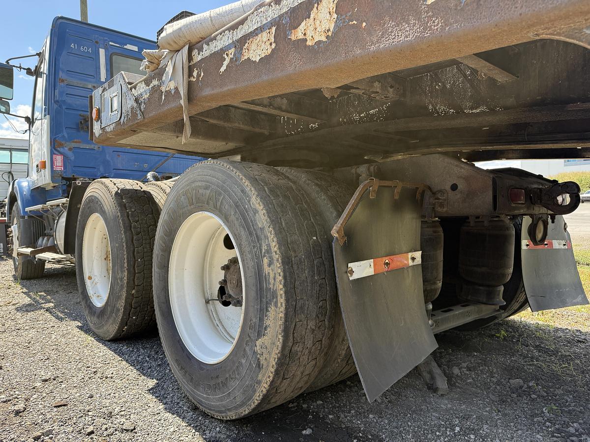 Used 2007 VOLVO VNM64T200