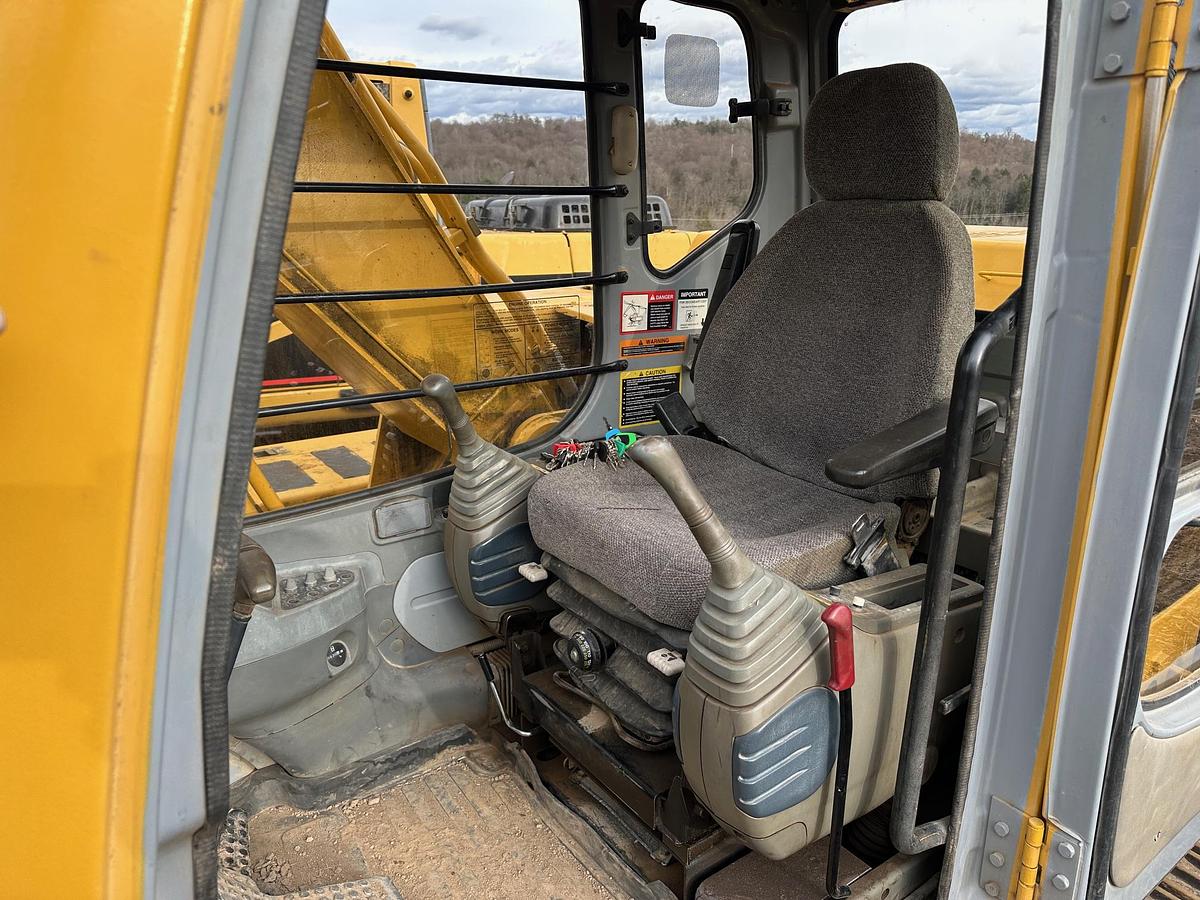 Used 2001 DEERE 160C LC