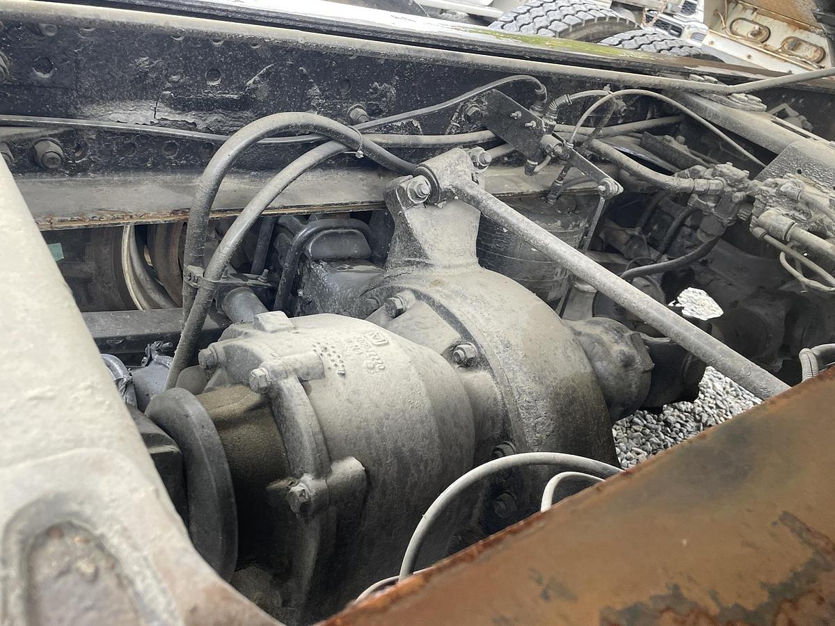 Used 2013 FREIGHTLINER Cascadia Vacuum