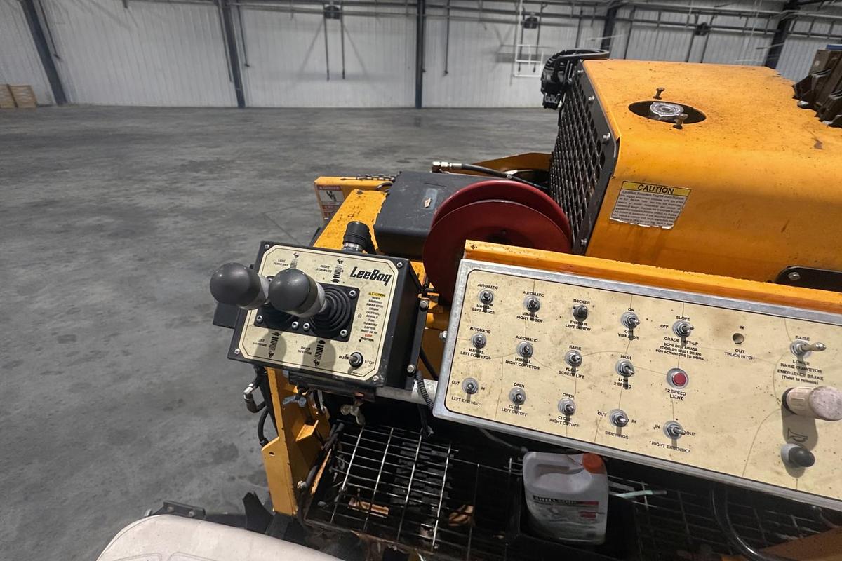 Used 2015 LEEBOY 8515C