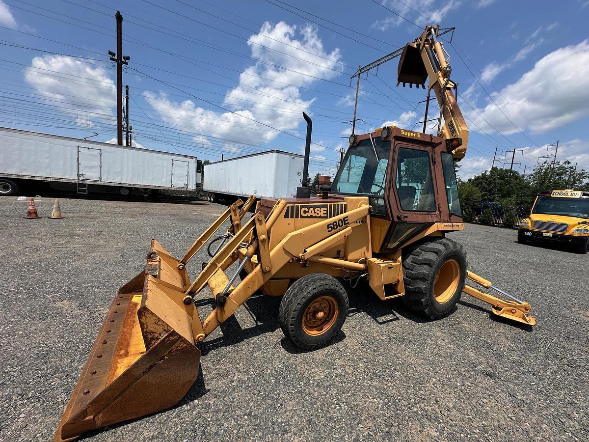 Used 1986 CASE 580E