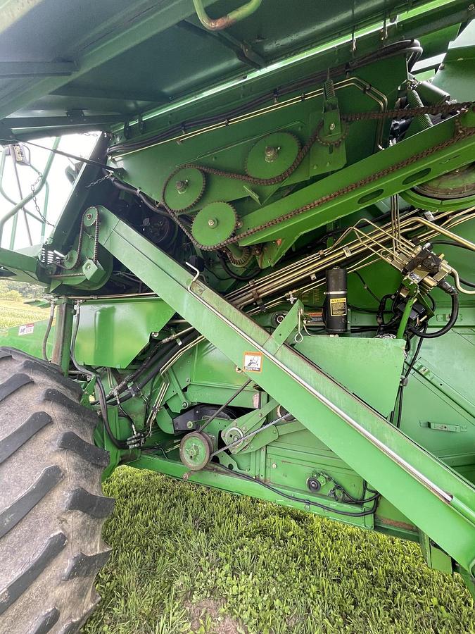 Used 1996 JOHN DEERE 9500 Sidehill combine