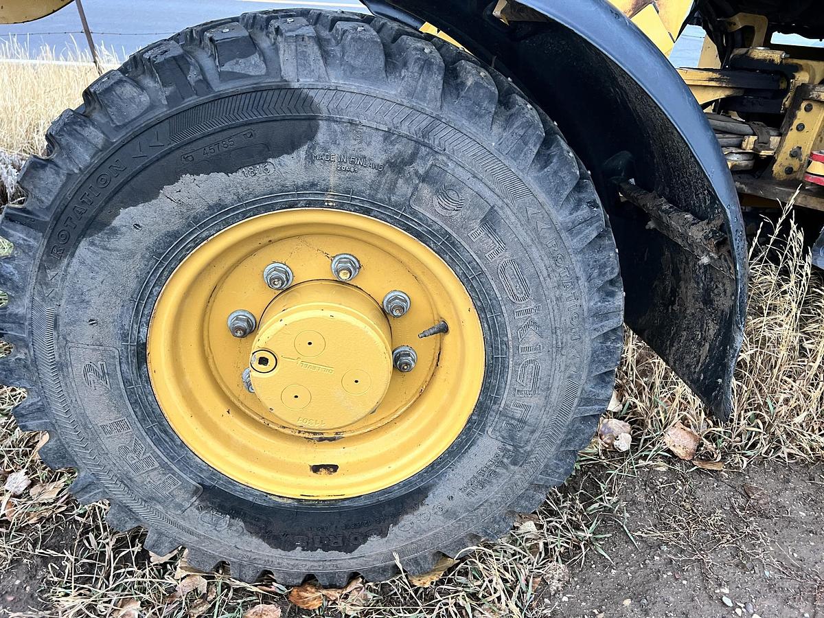 Used 2016 CATERPILLAR 907M