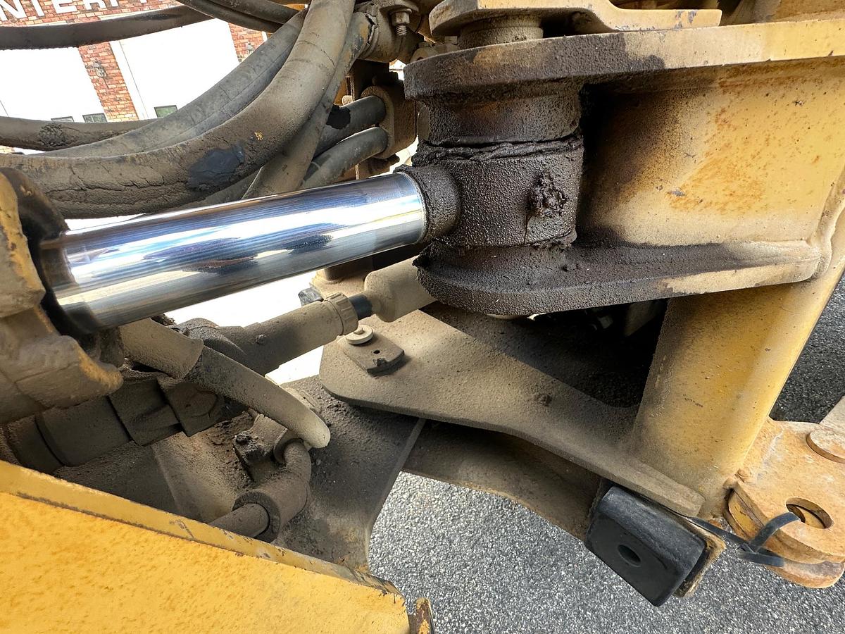 Used 1994 CATERPILLAR 938F