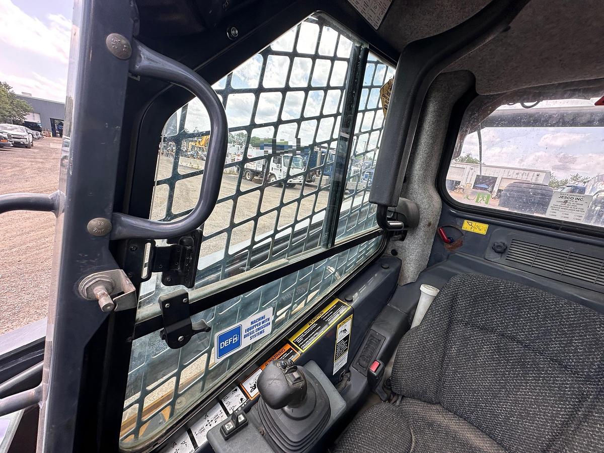 Used 2017 DEERE 332G