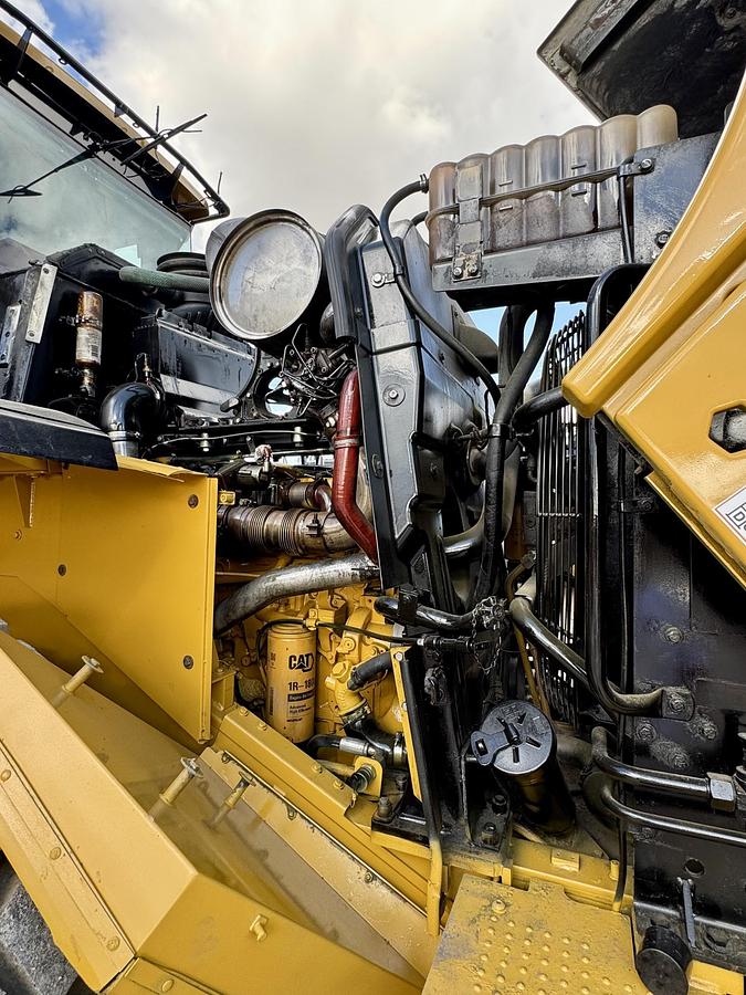Used 2012 CATERPILLAR 966K