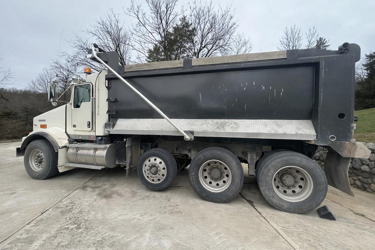 Used 2015 KENWORTH T800