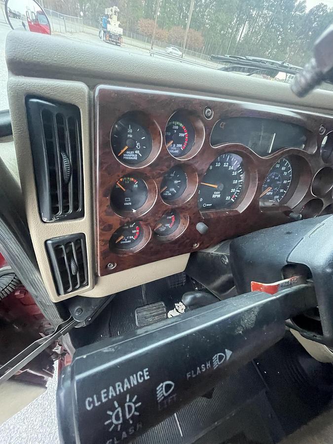 Used 2001 MACK CHU613